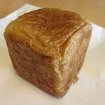 グレン・ドール - 四角いコロッケパン　（１３９円）　この中にコロッケが隠れてます。