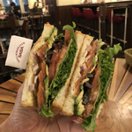 GRILL BURGER CLUB SASA - 『SMOKED SALMON＆AVOCADO SAND￥1380』  【ハッピーアワー】 『カールスバーグM¥400』