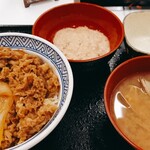 吉野家 - 牛丼並アタマの大盛とろろセットあさり汁