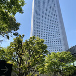 Aruden Tei - 住友三角ビル　リニューアルが終わって
      
      店舗面積が増えた。西新宿は住友の高層ビルが
      
      かなり増えました　また成子坂下に高層マンションを
      
      建ててます。となりの60階を超える高さかも…
