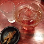 左は日本酒用のお猪口。