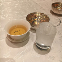 筑紫樓 銀座店 - 水も貰いました