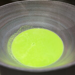 トレイス - えんどう豆のスープ