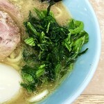 横濱ラーメン あさが家 - ほうれん草。