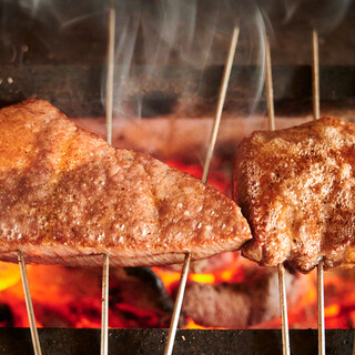 極上の黒毛和牛に徹底的に拘り、様々な調理法で提供いたします。