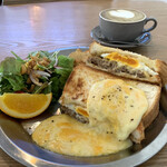 ロジー スタンド - 料理写真:てりたまハンバーグサンドのセット。＋100円でチーズ追加しました