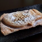 たいやき 十番館 - 料理写真:クロ和ッサンたい焼きとドリンクのセット(500円)　いちごのコンポート&チョコレートクリーム　※クーポン券使用