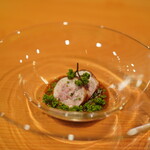 日本料理 たかむら - よだれ鶏：首皮包み焼きを花山椒の四川風ソースで