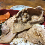 松月堂 - 生姜焼き美味いです。