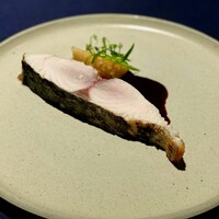 abysse - 「 鰆　赤ワイン　筍　アーティーチョーク 」美しい火入れに注目！鰆に赤ワインソースが良いハーモニー。筍嬉しい♪
