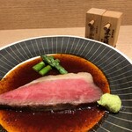 Roji-oku - 看板メニューのローストビーフ。山椒、七味もあったが、ワサビがベストマッチング