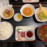 Shinsen Gumi Kaisen Yatai - 新鮮組定食ご飯大