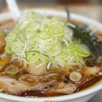 青島食堂 - 青島チャーシュー麺大盛＋ねぎ５０＋メンマ５０＋ホウレン草５０