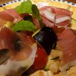 スガッチィー - 泉州水ナスと生ハムのサラダ仕立てアップ
