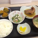 山ちゃん - 煮魚定食500円☆この日は赤魚の煮付けでした！（第一回投稿分③）