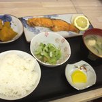 Yamachan - 焼魚定食500円☆この日は焼鮭でしたっ！（第一回投稿分②）