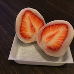 覚王山フルーツ大福 弁才天 - あまおう（冬〜春限定）　650円