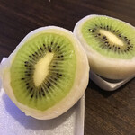 覚王山フルーツ大福 弁才天 - キウイ（通年）　550円