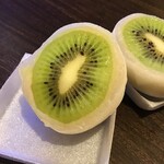 覚王山フルーツ大福 弁才天 - キウイ（通年）　550円