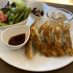鎌倉餃子 UMINECO WINE＆CAFE -  W餃子定食