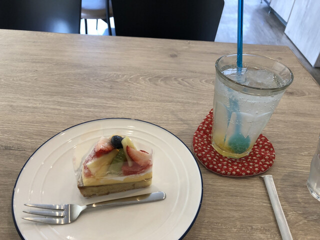 カフェ スイーツ クアトロ Cafe Sweets Quattro 高知 ケーキ 食べログ