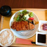 ロイヤルホスト - 国産豚のロースカツ膳