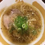 麺屋 松 - デフォで黒コショウが振ってて アダルト？