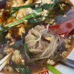 辛麺屋 桝元 - 元祖辛麺1辛（880円）の麺アップ