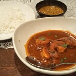 ベンガル料理プージャー - 海老のスパイシートマトカレーと挽割ヒヨコ豆のカレー
