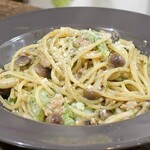 トリワイン ＰＩＫＯＳＨＨＨＵ - ランチセットのバジルベースパスタ