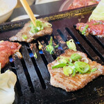 味源 - 塩タン
      の最後の1枚の時には
      タレのお肉も焼き始めなきゃ✧٩(๑❛ᗨ❛๑)✧