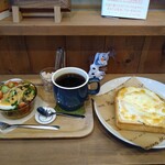 フェリーチェ - モーニングのハムチーズトースト＋ブレンドコーヒー　740円