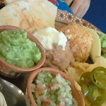 メキシカンフード ドスマノス - タコス、ケサディージャ、ビーンズ、ワカモレ等