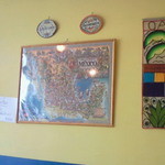 メキシカンフード ドスマノス - 店内にはメキシコ雑貨がいっぱい