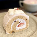 おやつカフェ ホリック - 桜のロールケーキ、桜ラテ♡