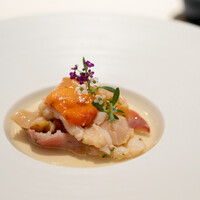 レストラン オオツ - 貝のフラン（帆立出汁のフラン、浅蜊出汁のジュレ、生の赤貝、火を入れた本ミル貝とホッキ貝） 