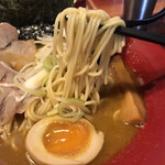 麺や 六三六 別邸 - 麺は細麺。硬めに茹でられてる。