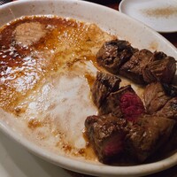 カルネジーオ イースト - 