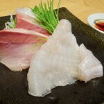 干物ダイニング　yoshi-魚-tei - 刺身2点盛り（ブリ・ヒラメ）￥１５００
