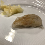 うを徳 - 平目の昆布締めのにぎり