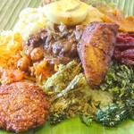 ロイヤルグリーン レストランアンドバー - スペシャルプレート(揚げ魚他)