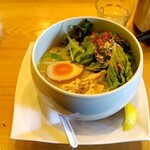 鶏白湯麺 蔭山 - 鶏白湯麺塩ソバ880円