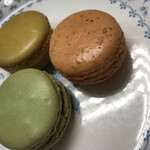 ピエール・エルメ・パリ - アプリコット・キャラメル・ピスタチオ