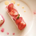 Spiral Cafe - 苺と桜のショートケーキ