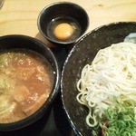 たけしのつけ麺 - 食欲をそそる湯気