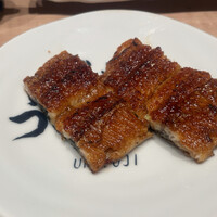炭焼 うな富士 有楽町店 - パリパリでふわふわです
