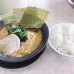 横浜家系ラーメン せんげん家 - 