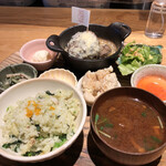 カバリン 炭ときどき薪 - 山わさびハンバーグ定食