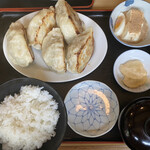 久米食堂 - 海老餃子を定食にしてもらいました