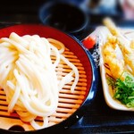 Marugame Seimen - ざるうどん･キス天･ごぼう天･海老天･おにぎり